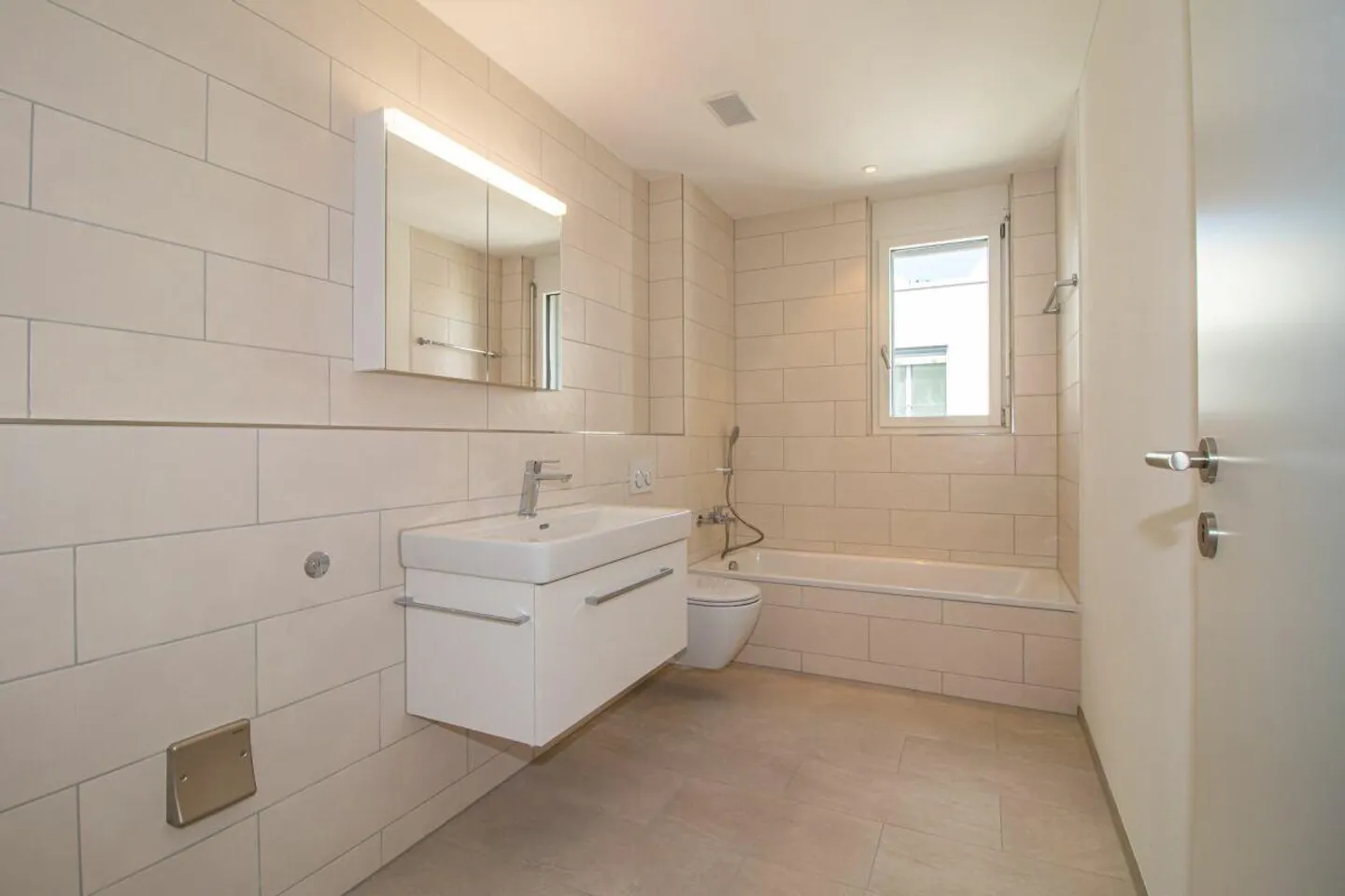 Modern and Central Living - Photo 5 of 7