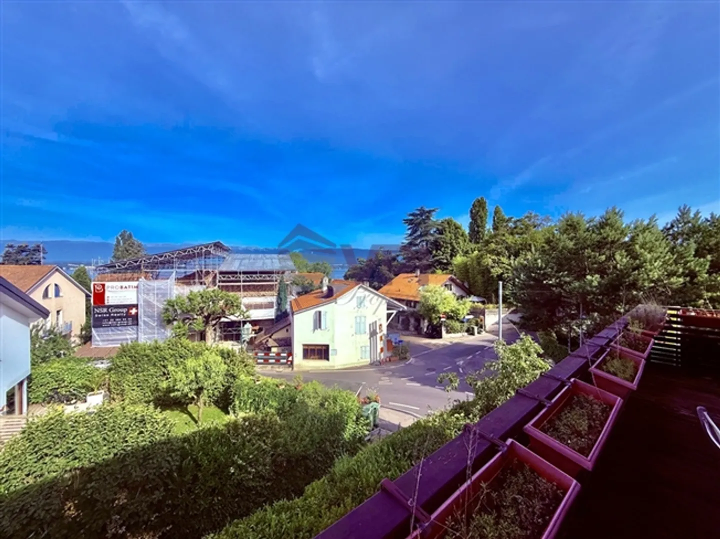 Luxurious penthouse with panoramic lake view - Photo 1 of 1