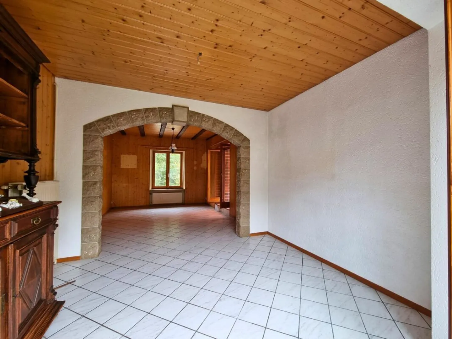 Casa di villaggio da ristrutturare, con un ampio giardino senza affacci - Foto 2 di 17