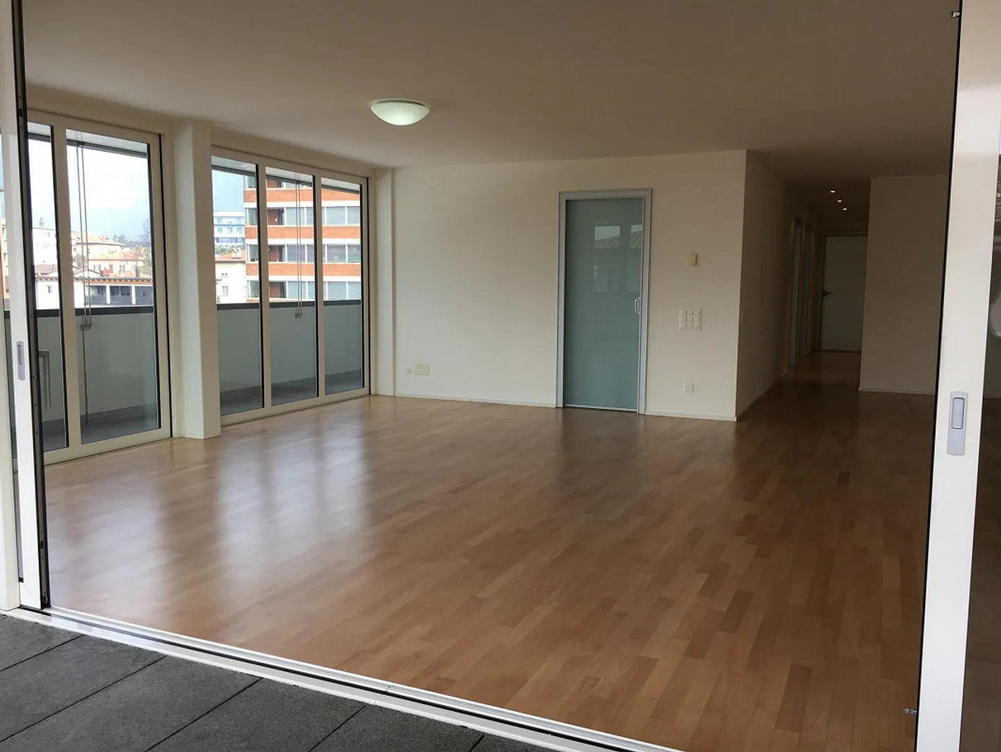 Mendrisio ZENTRUM GROßE 4.5-Zimmer-Wohnung mit GROßER Terrasse - Foto 15 von 19
