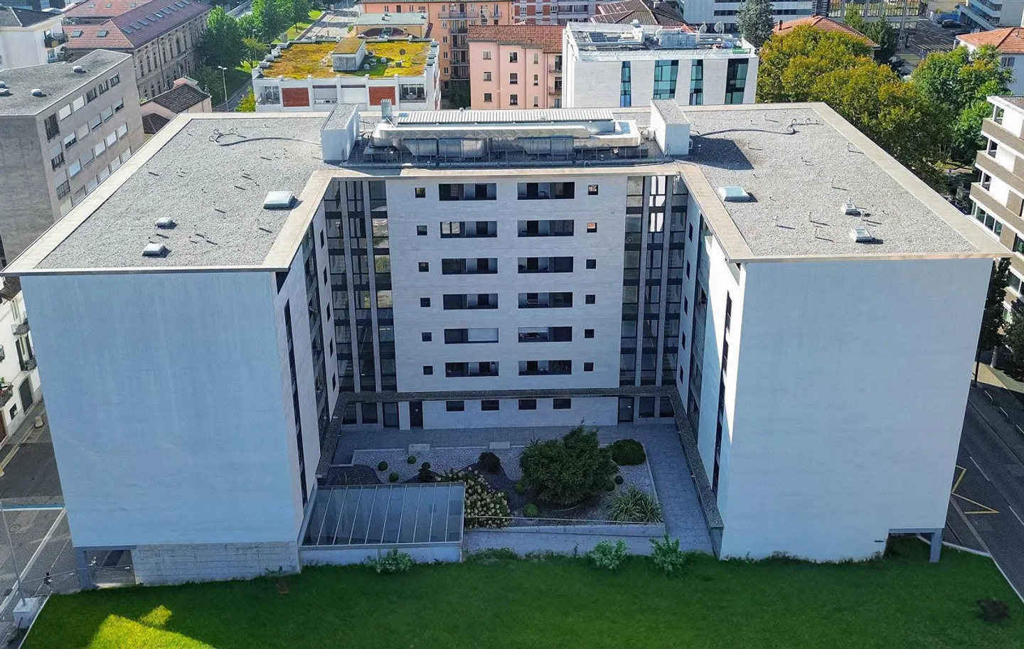 Moderne 3.5 pièces à Lugano dans un élégant immeuble - Photo 1 sur 8