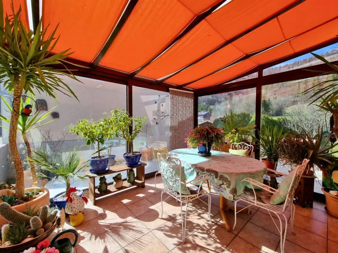 Casa di villaggio da ristrutturare, con un ampio giardino senza affacci - Foto 4 di 17