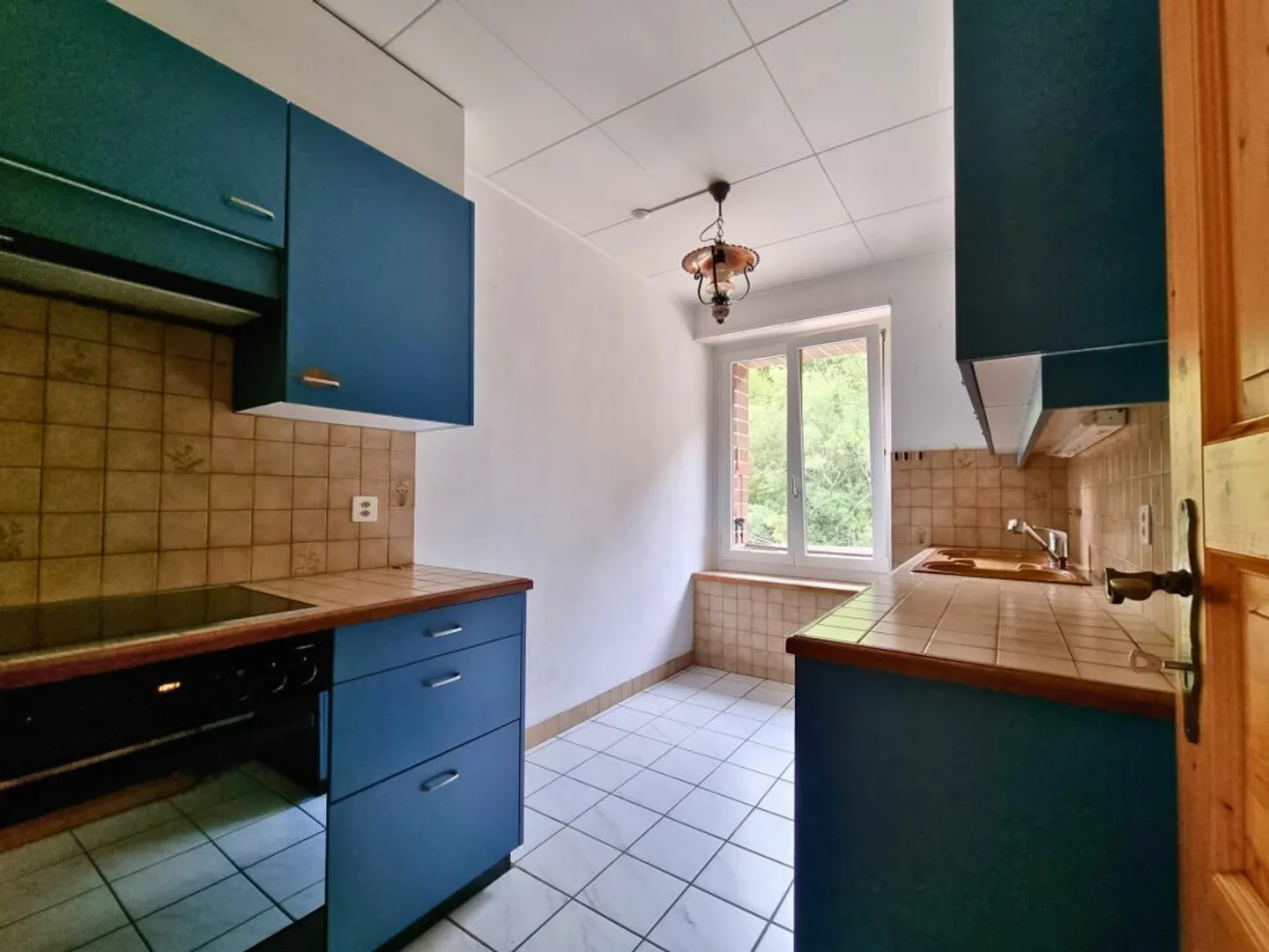Casa di villaggio da ristrutturare, con un ampio giardino senza affacci - Foto 5 di 17