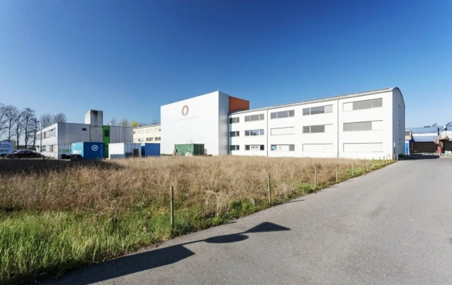 «DUCATS 40 B, Locali commerciali in una zona ad alto traffico» - Foto 1 di 4