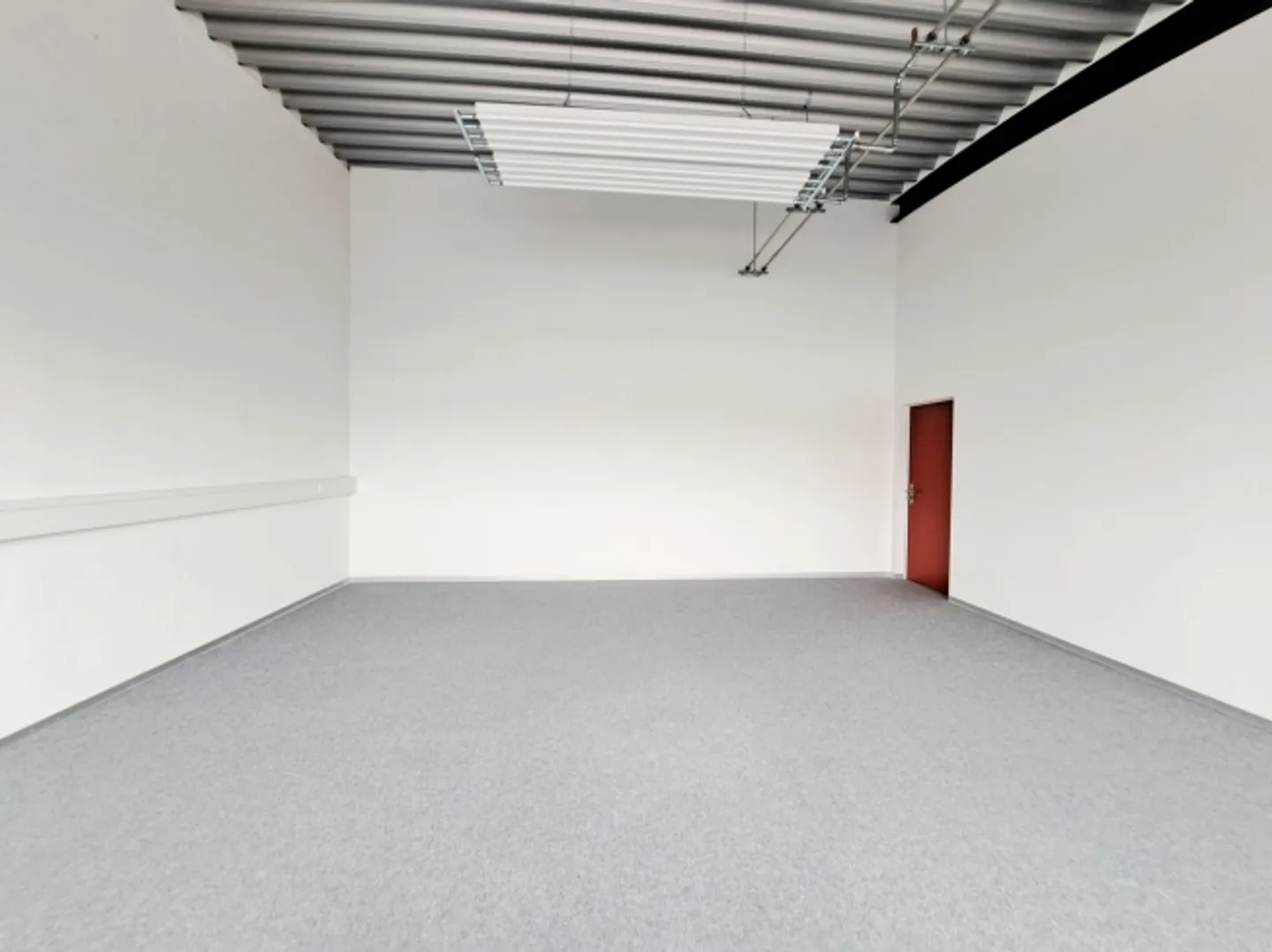 «DUCATS 40 B, Locali commerciali in una zona ad alto traffico» - Foto 2 di 4