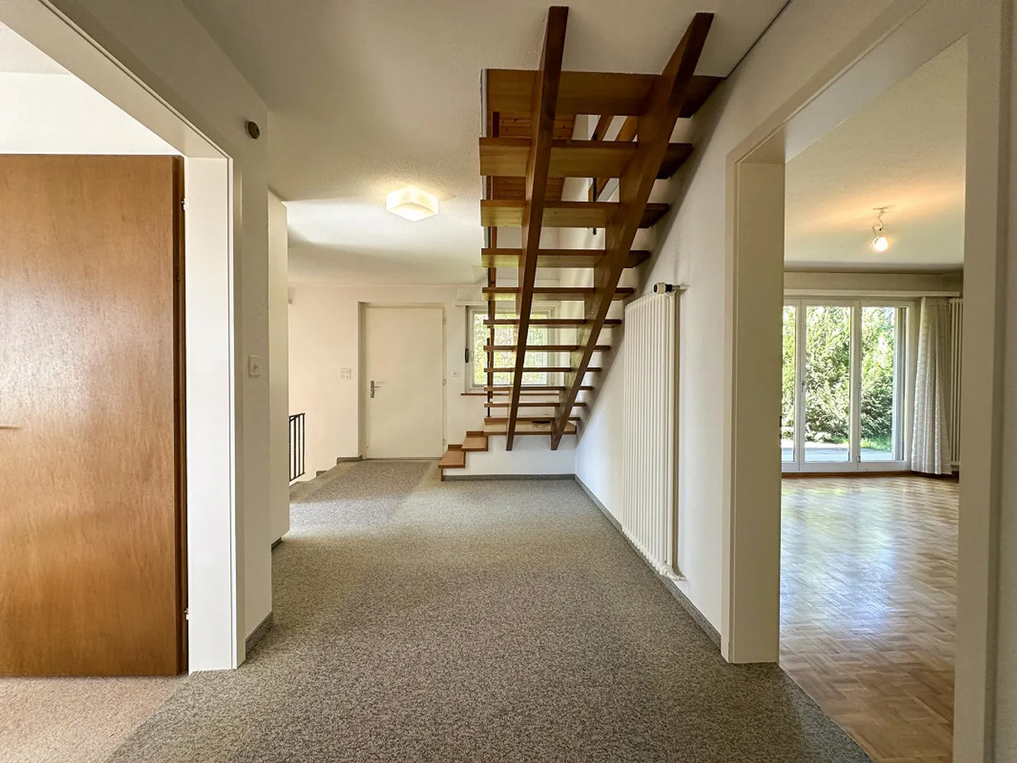 Spacious house with plenty of room for your own ideas - Photo 6 of 23