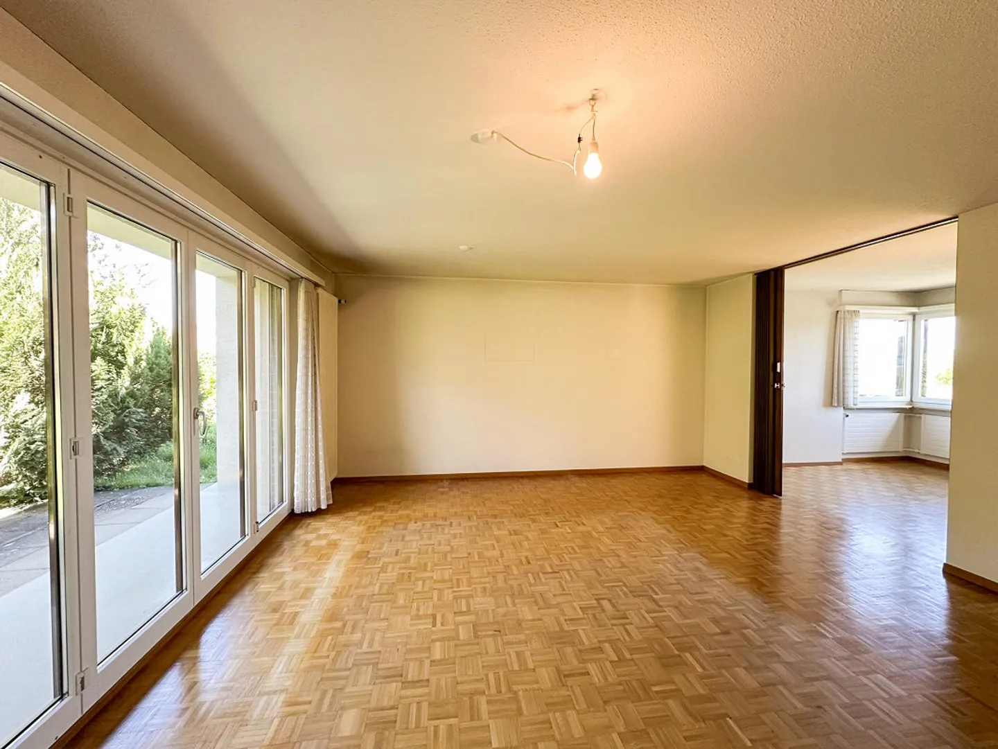 Spacious house with plenty of room for your own ideas - Photo 7 of 23