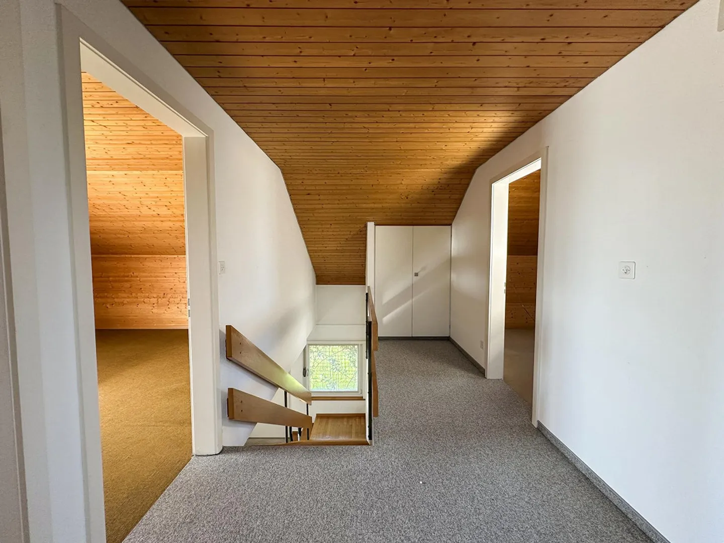 Spacious house with plenty of room for your own ideas - Photo 13 of 23