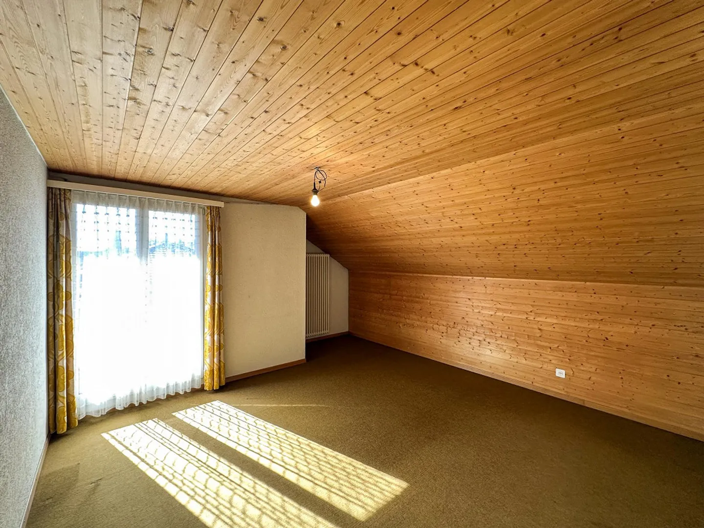 Spacious house with plenty of room for your own ideas - Photo 14 of 23
