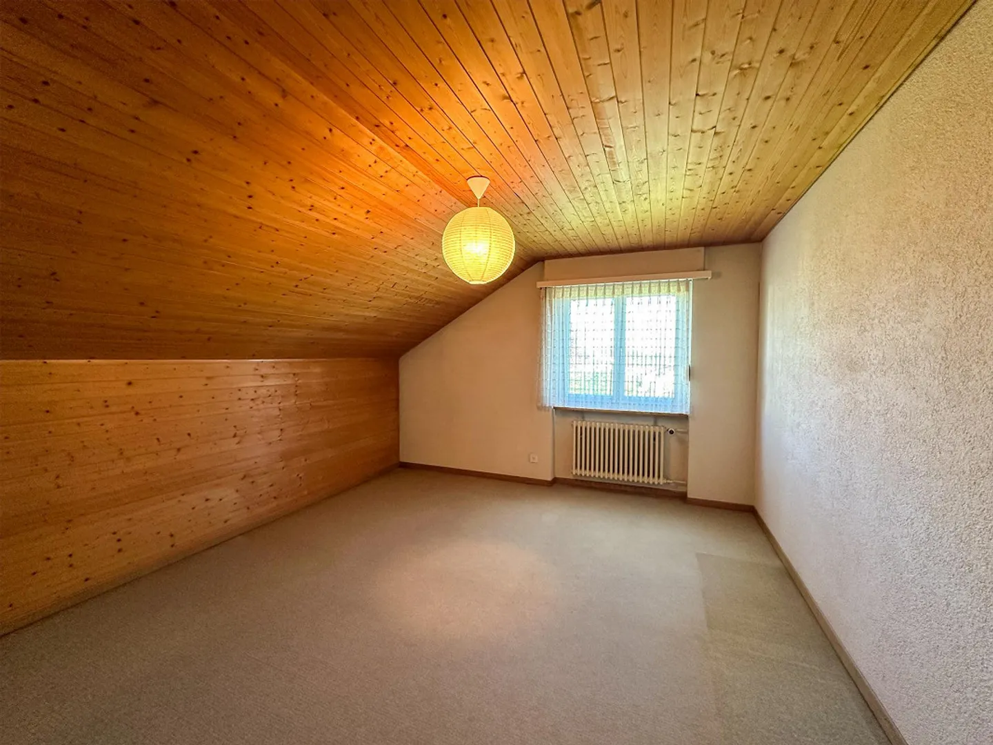 Spacious house with plenty of room for your own ideas - Photo 15 of 23