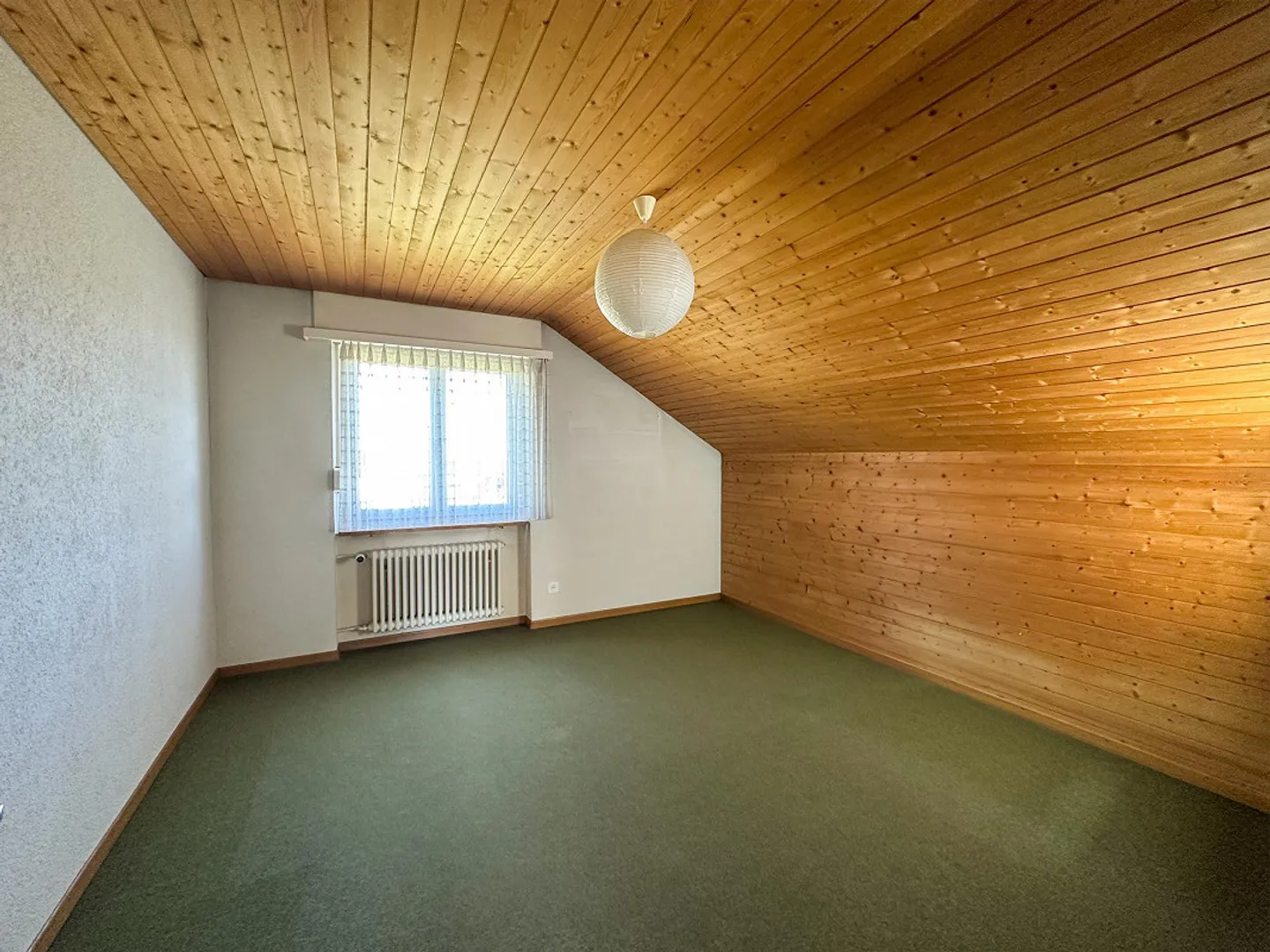 Spacious house with plenty of room for your own ideas - Photo 16 of 23