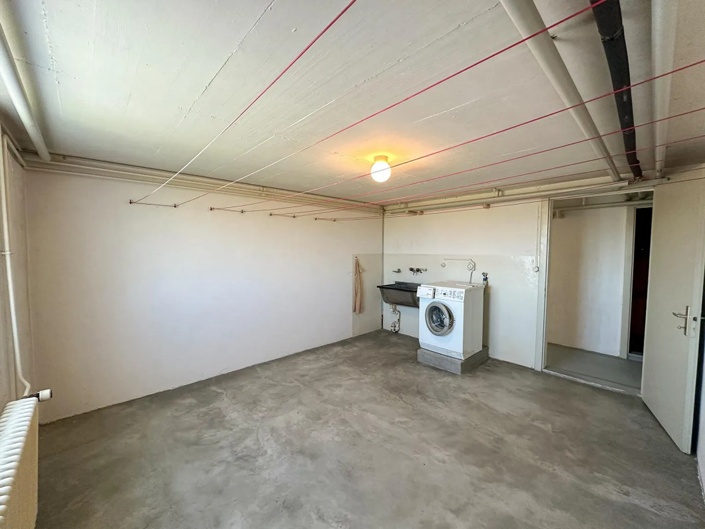 Spacious house with plenty of room for your own ideas - Photo 20 of 23