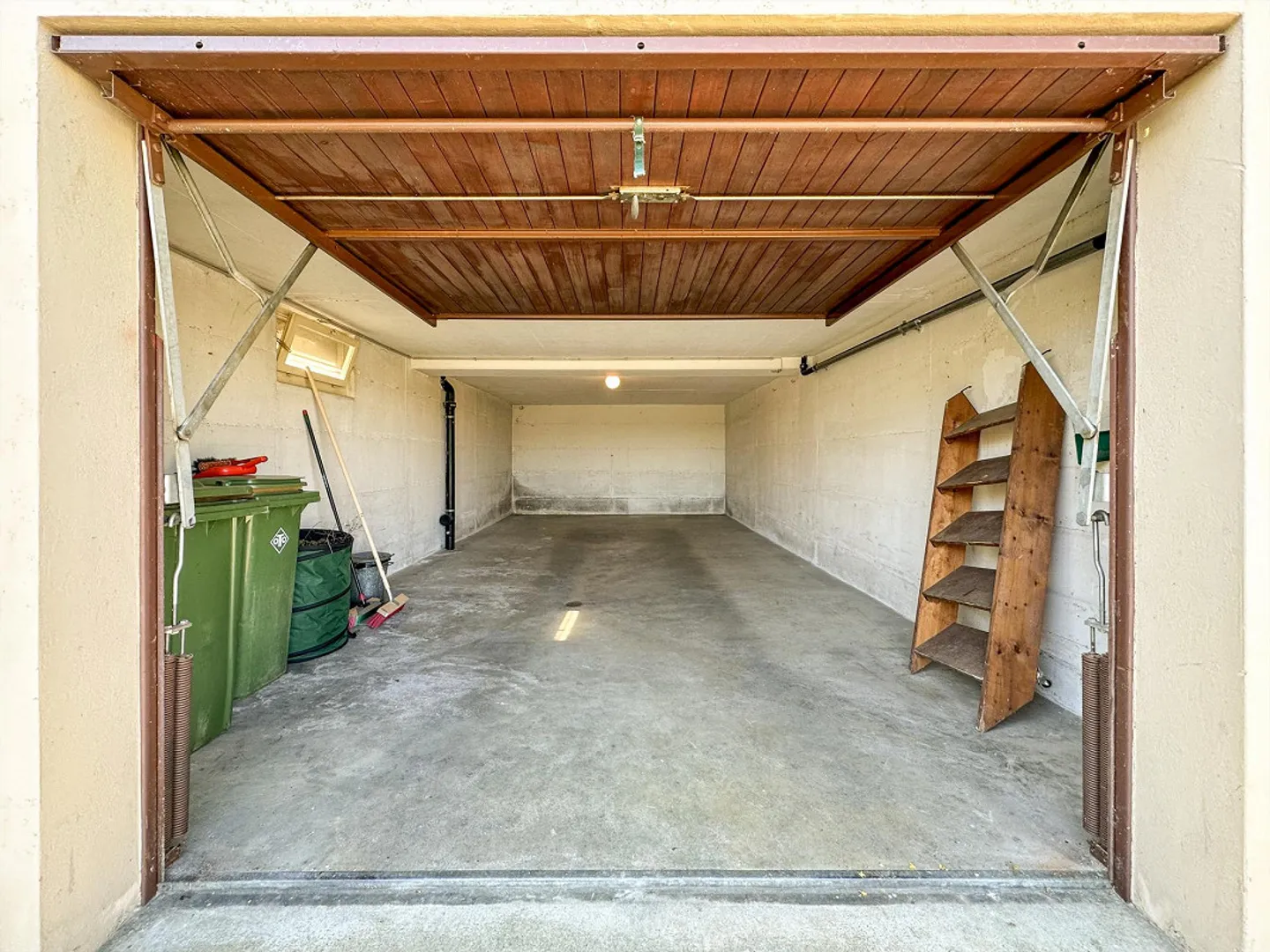 Spacious house with plenty of room for your own ideas - Photo 21 of 23
