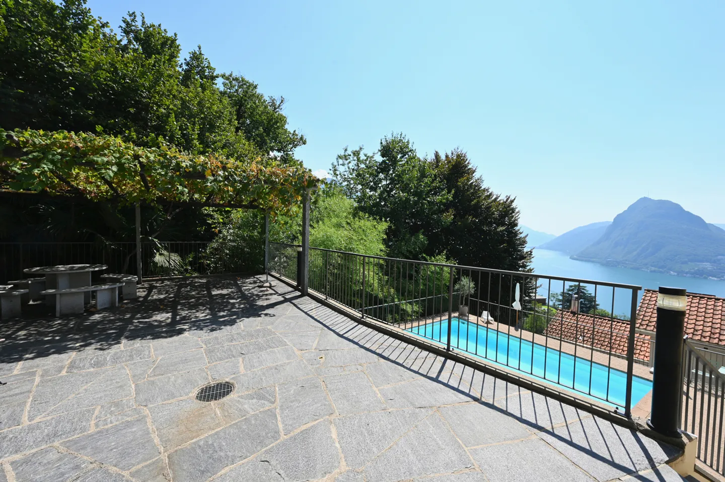 Appartamento luminoso con vista magnifica sul lago a Ruvigliana - Foto 13 di 13