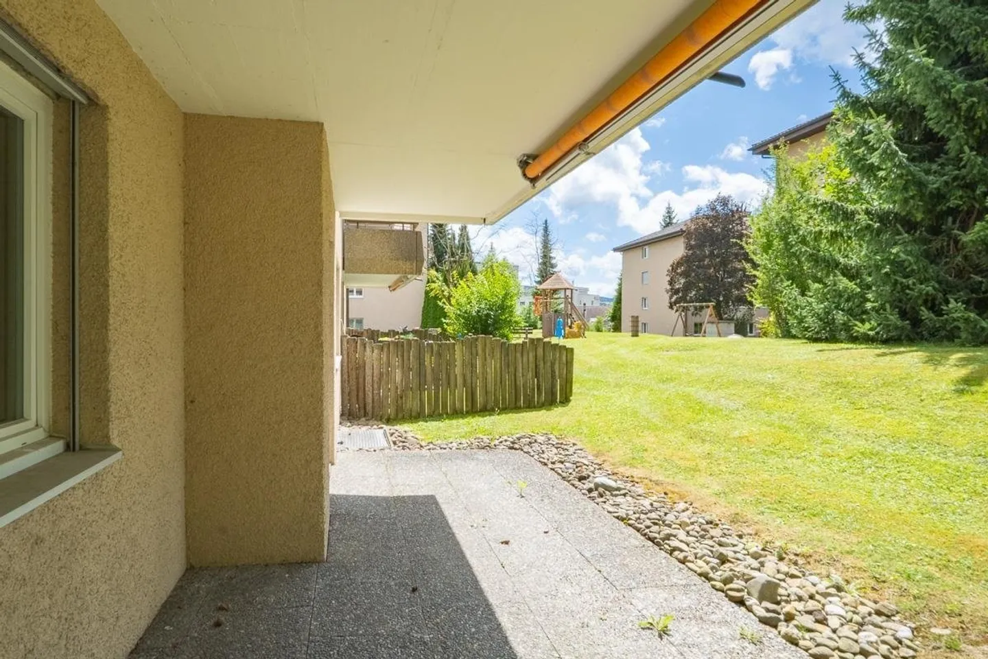 Appartamento 3.5 locali con patio - Foto 1 di 10