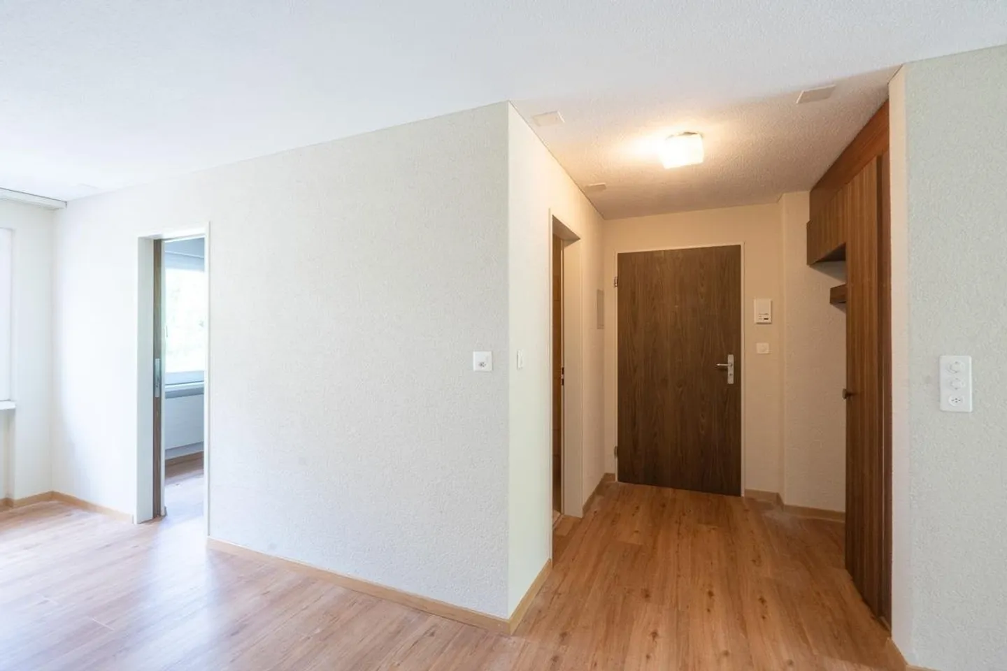 Appartamento 3.5 locali con patio - Foto 3 di 10