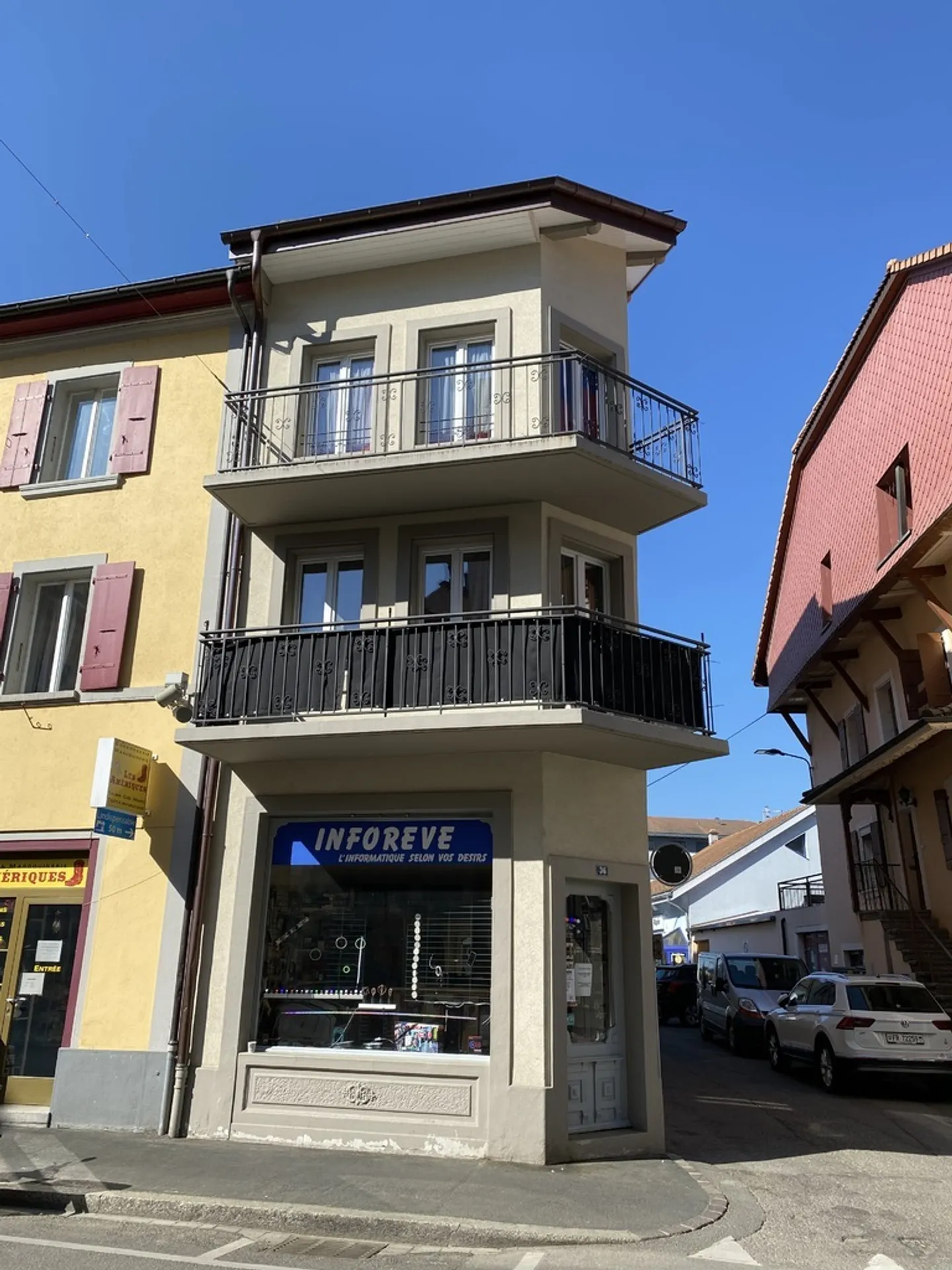 Edificio misto ristrutturato - Foto 1 di 13