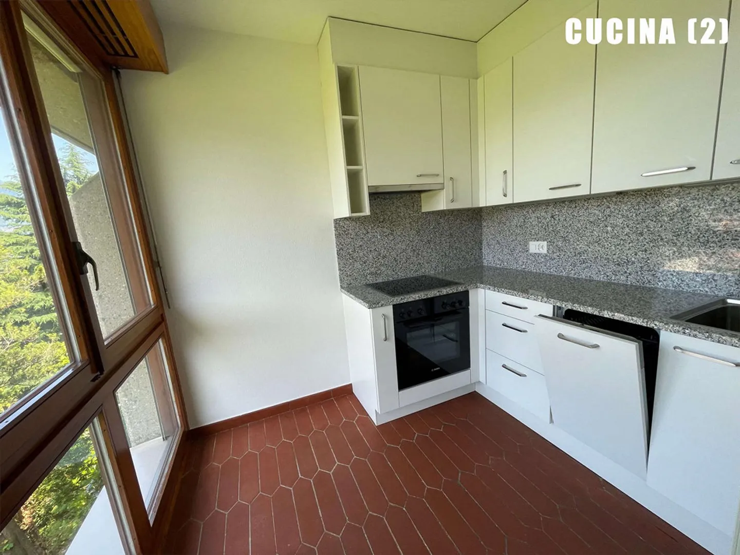 Panoramic Apartment, 3.5 Rooms in Exclusive Breganzona (Lugano) - Photo 8 of 13