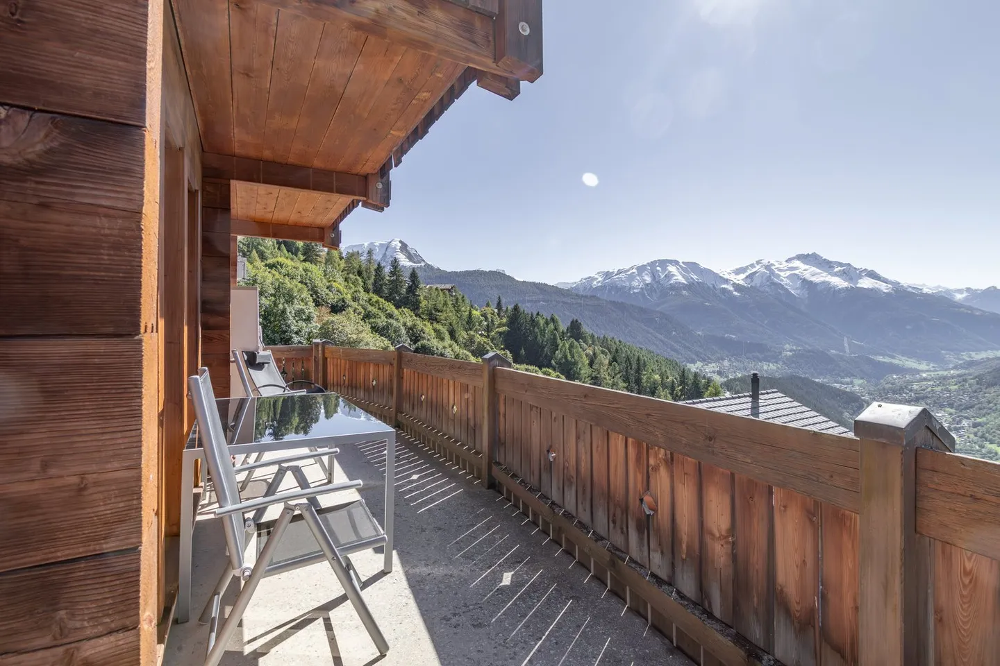 Appartement en duplex de 4,5 pièces - Photo 2 sur 11