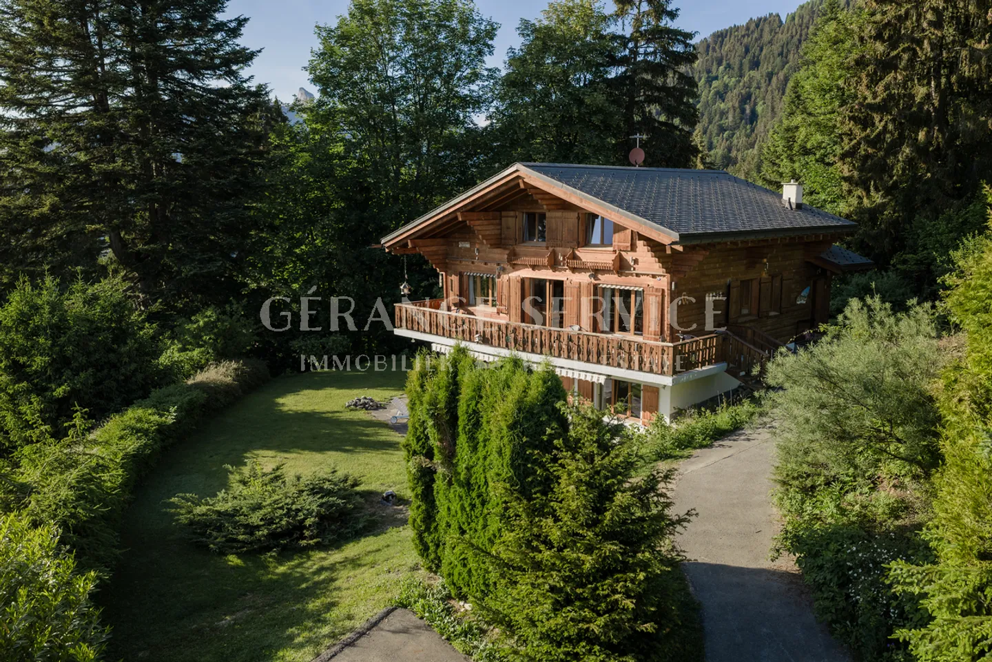 Charmantes Chalet mit Atemberaubenden Ausblicken - Foto 3 von 47