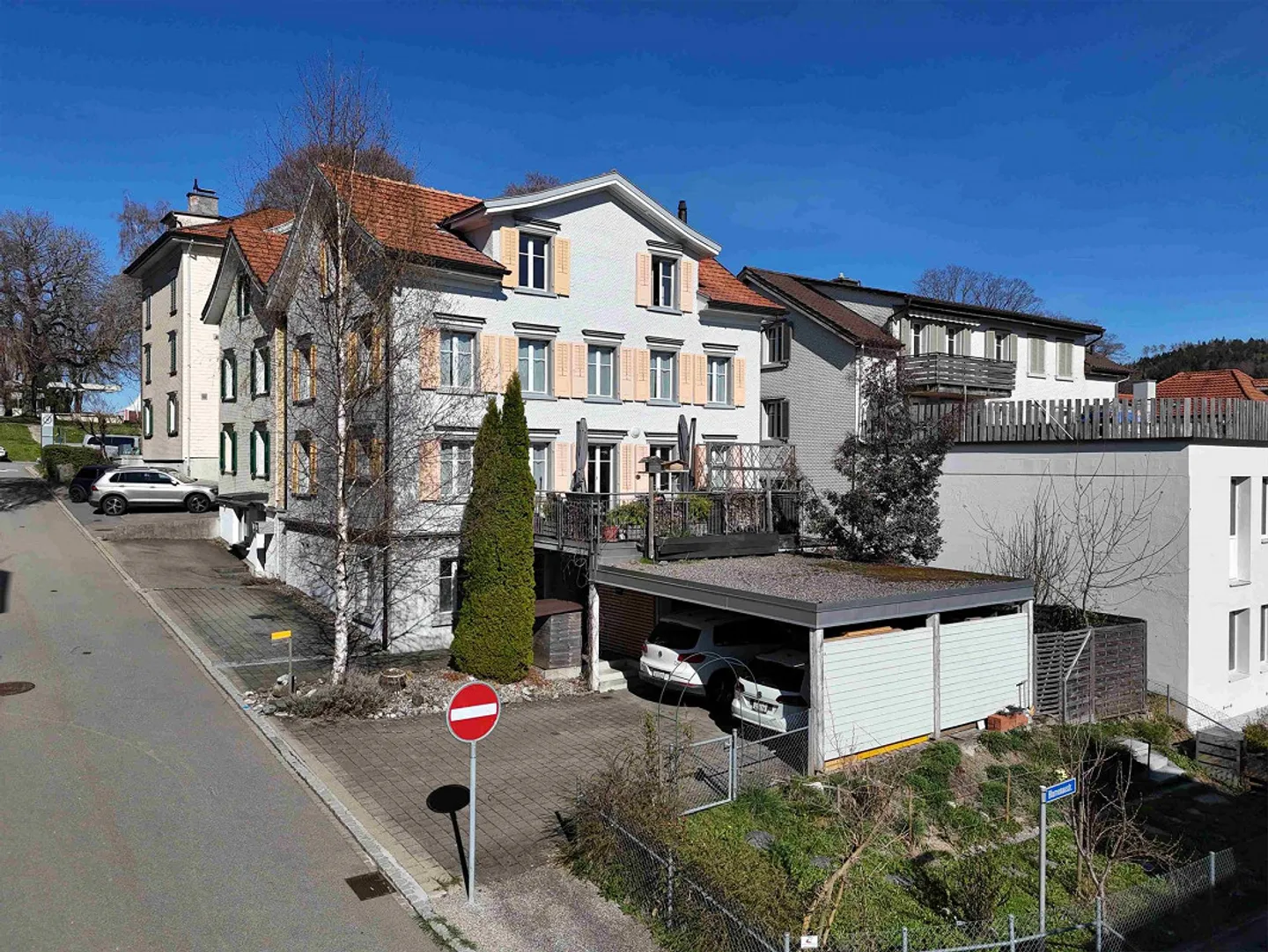 Charming 9.5-Room Single-Family House in the Center - Photo 1 of 15