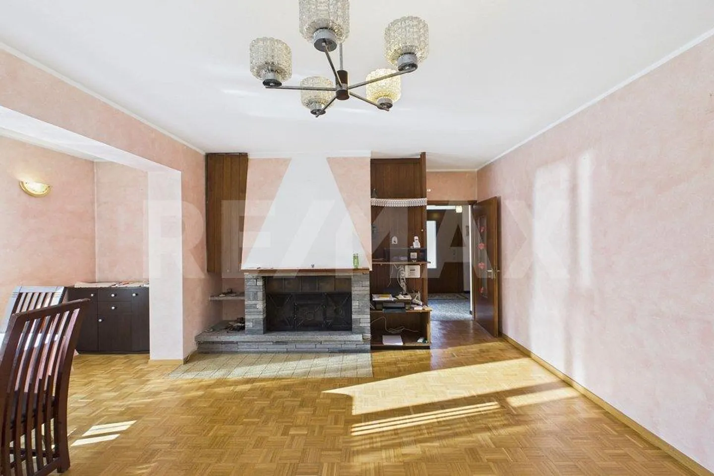 Casa unifamiliare con appartamento separato e grande giardino - Foto 7 di 13