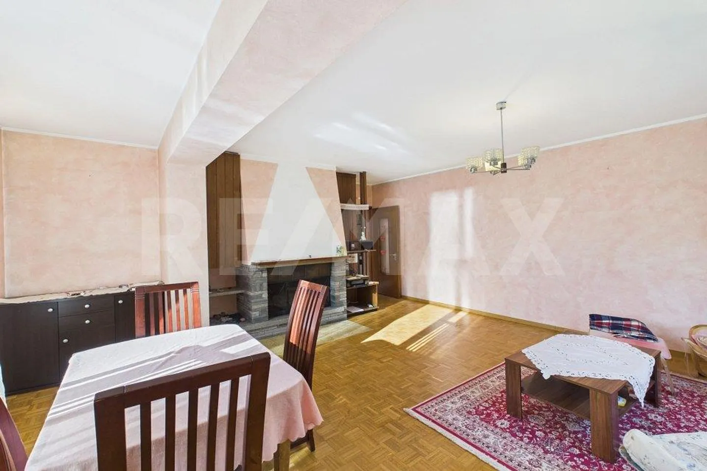 Casa unifamiliare con appartamento separato e grande giardino - Foto 8 di 13