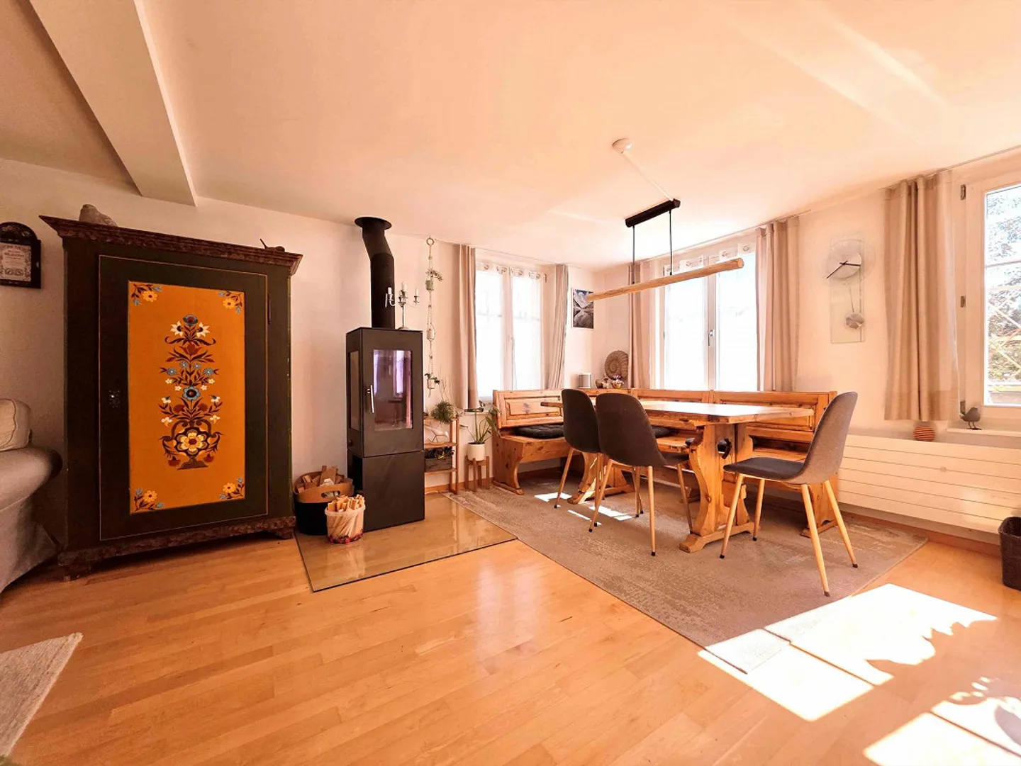 Charming 9.5-Room Single-Family House in the Center - Photo 6 of 15