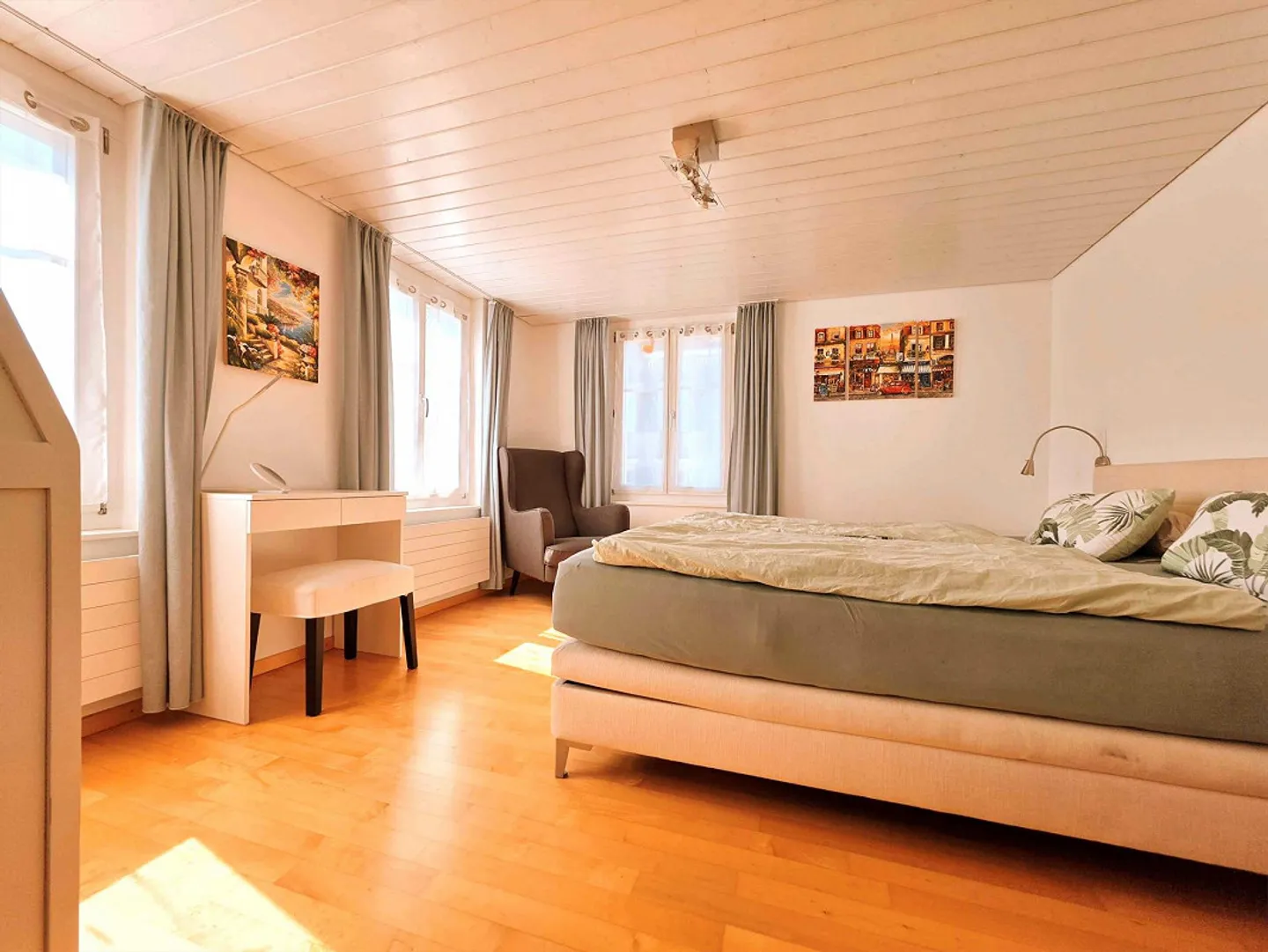 Charming 9.5-Room Single-Family House in the Center - Photo 9 of 15