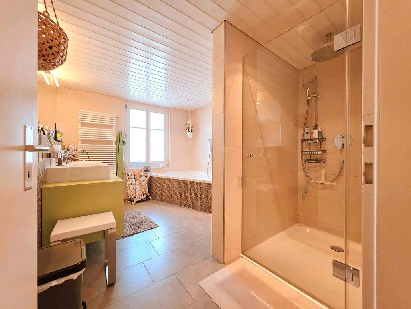 Charming 9.5-Room Single-Family House in the Center - Photo 4 of 15