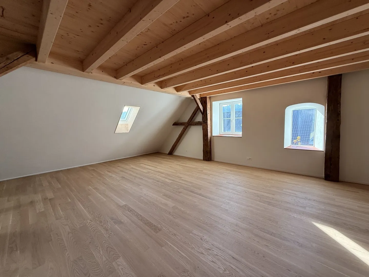 Exclusive Living with Character – Completely Renovated Apartments in a Historic Timber House - Photo 3 of 12