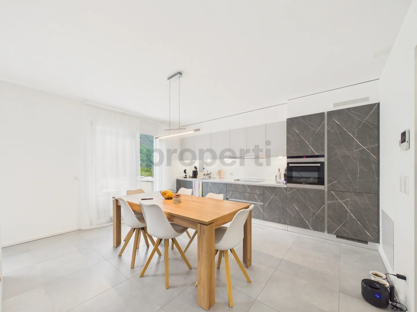 Modern 2.5-room apartment with balcony, Claro - Bellinzona - Photo 5 of 10