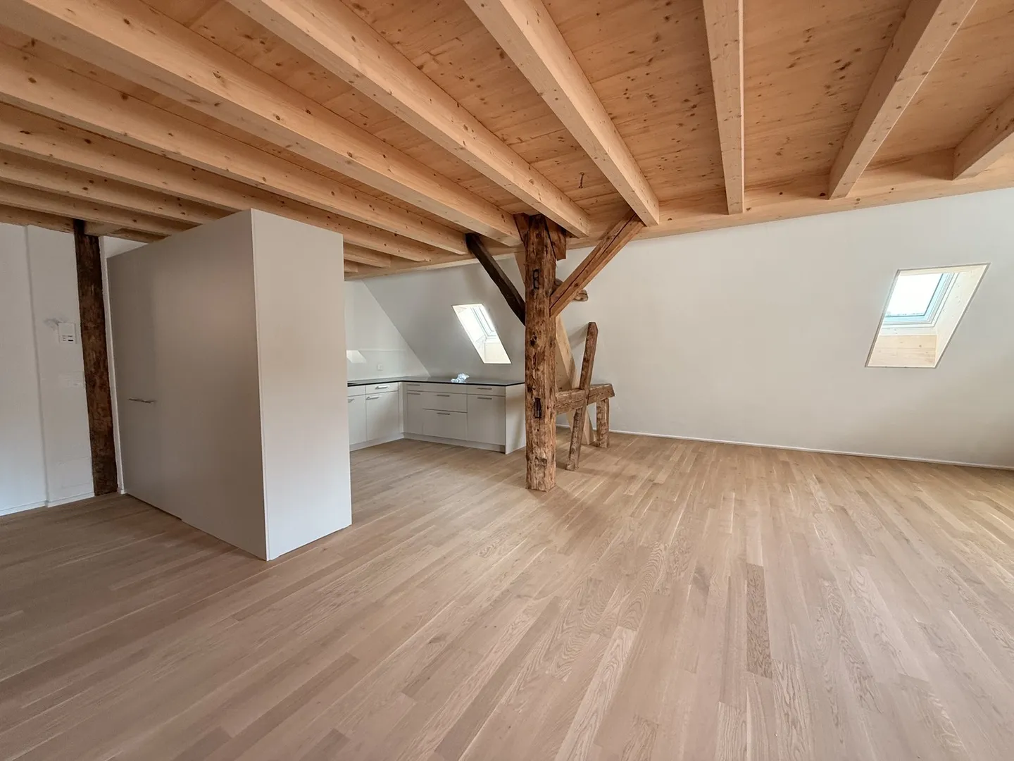 Exclusive Living with Character – Completely Renovated Apartments in a Historic Timber House - Photo 4 of 12