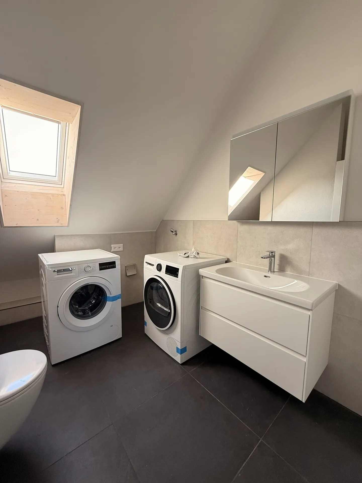 Exclusive Living with Character – Completely Renovated Apartments in a Historic Timber House - Photo 8 of 12