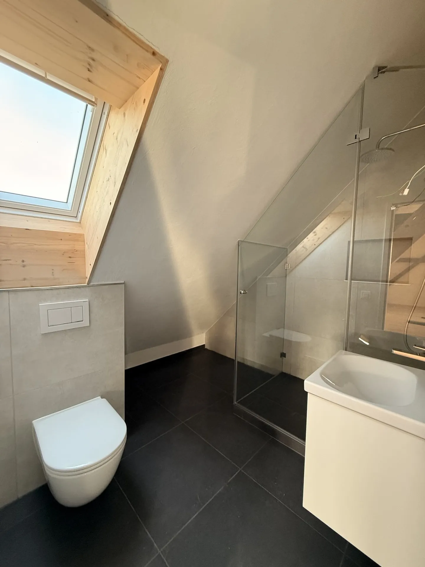 Exclusive Living with Character – Completely Renovated Apartments in a Historic Timber House - Photo 9 of 12