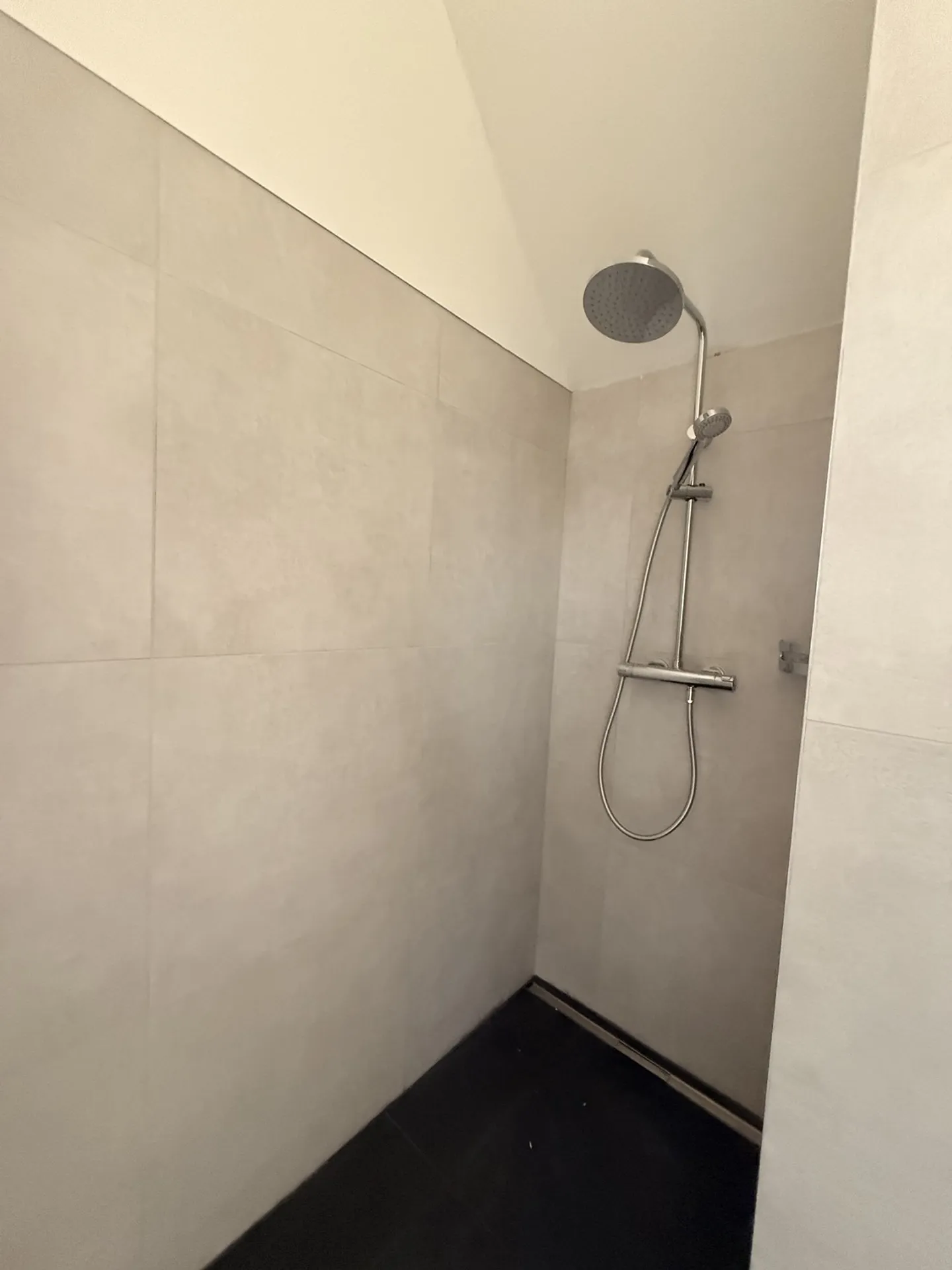 Exclusive Living with Character – Completely Renovated Apartments in a Historic Timber House - Photo 10 of 12