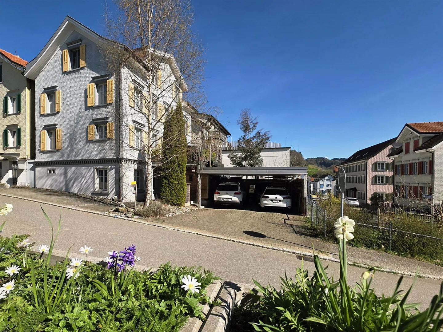 Charming 9.5-Room Single-Family House in the Center - Photo 15 of 15