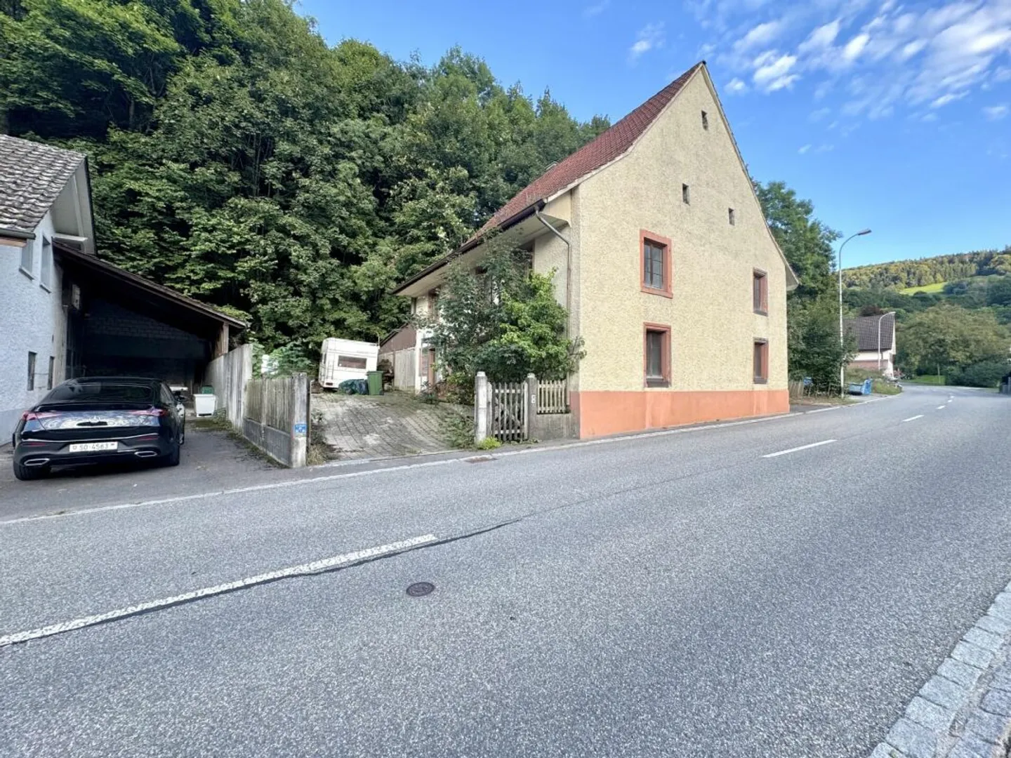 Fattoria storica di 6 stanze con un potenziale di sviluppo unico a Kienberg - Foto 3 di 21