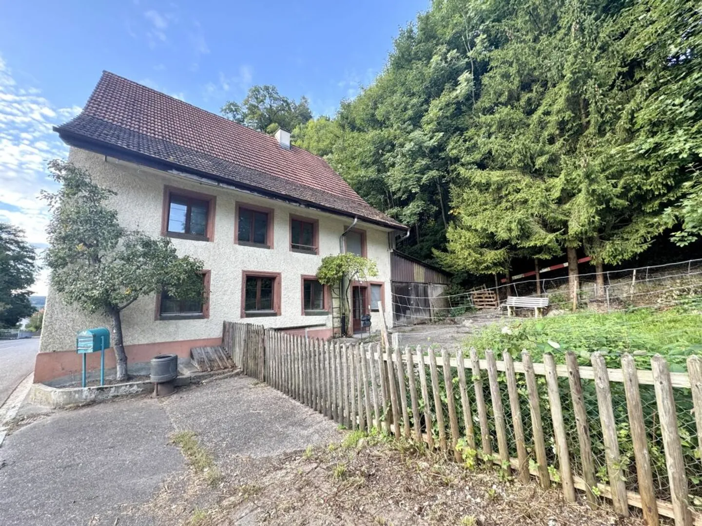 Fattoria storica di 6 stanze con un potenziale di sviluppo unico a Kienberg - Foto 1 di 21