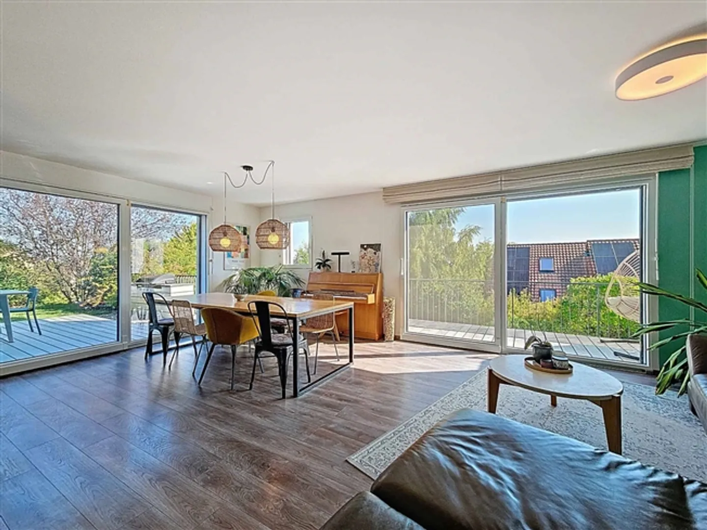 Modern Semi-Detached House with Garden - Photo 2 of 13