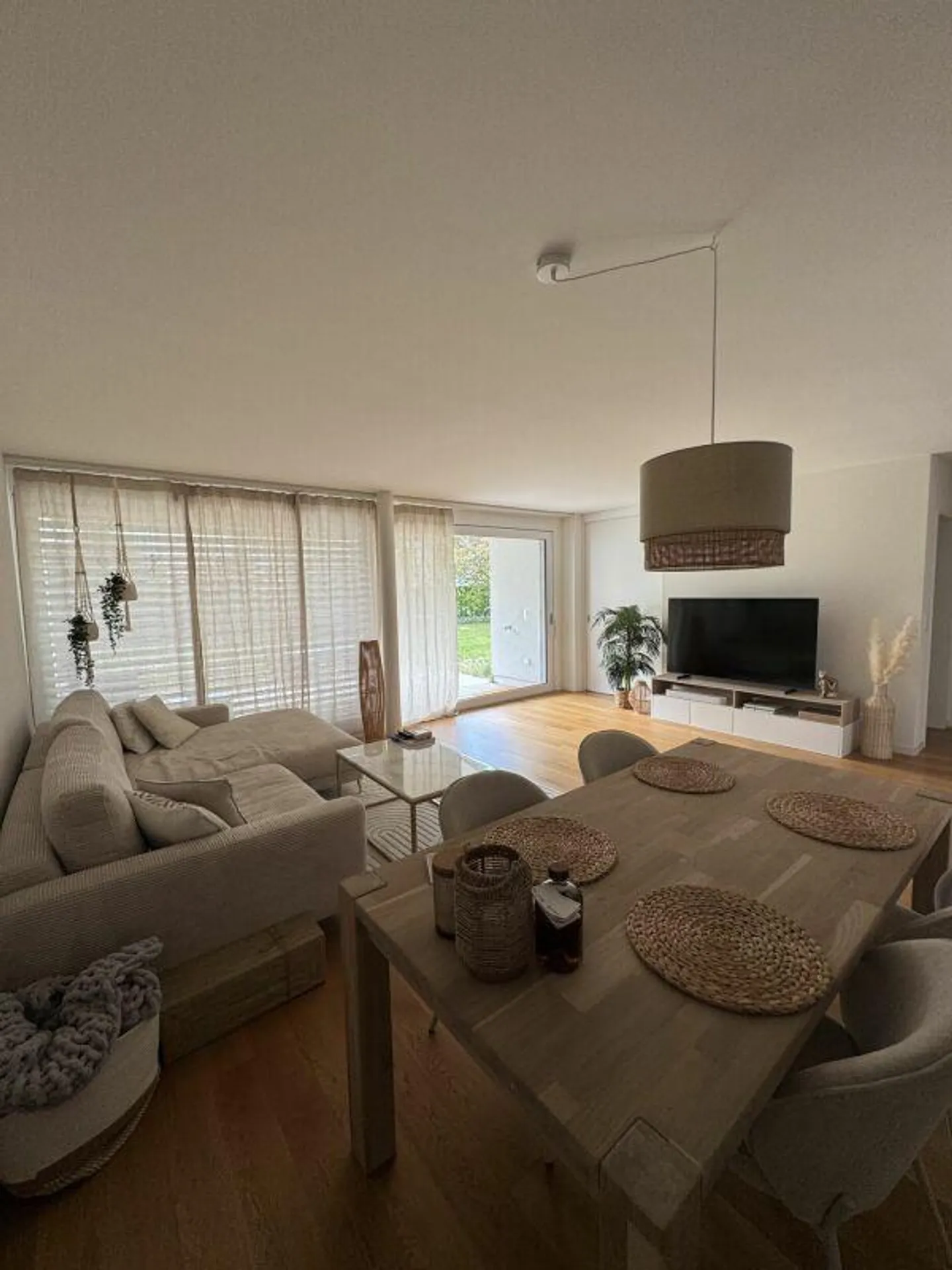 Ampio appartamento giardino di 2 stanze cerca nuovo inquilino - Foto 3 di 10