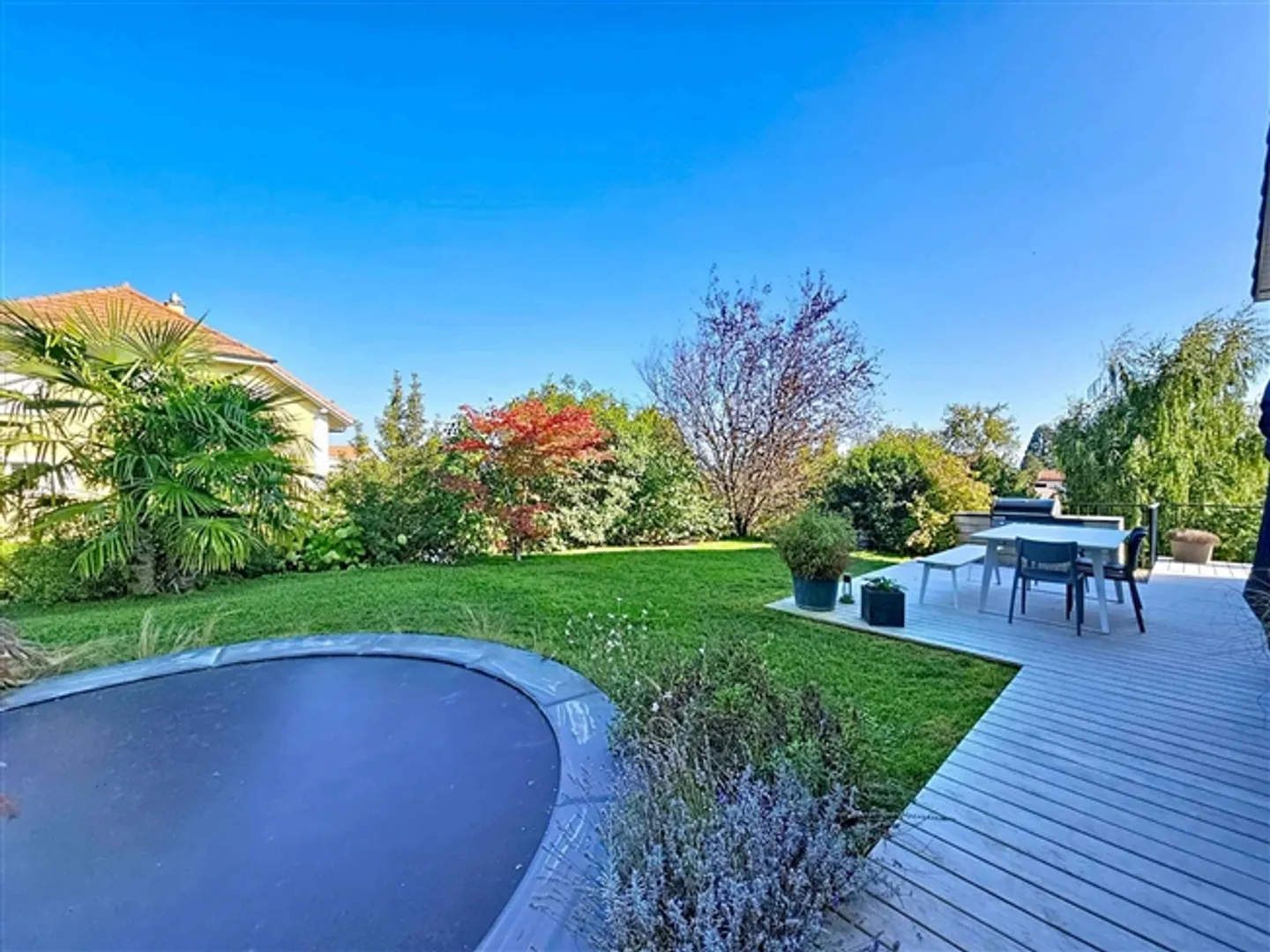 Modern Semi-Detached House with Garden - Photo 12 of 13