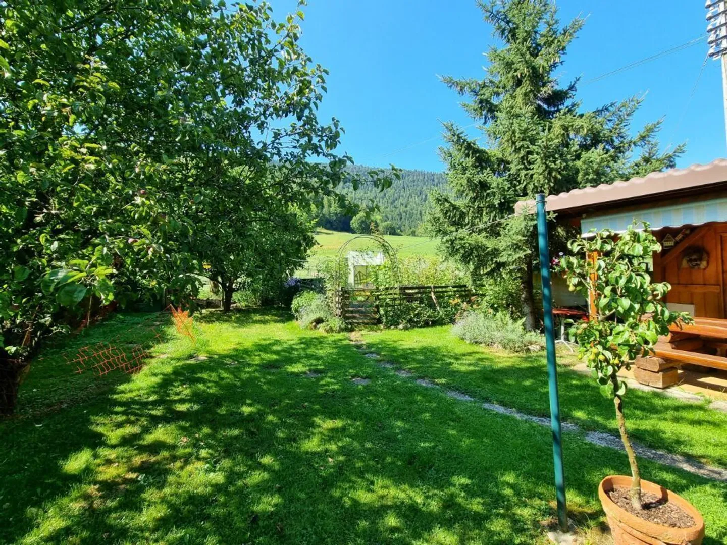 Casa di villaggio da ristrutturare, con un ampio giardino senza affacci - Foto 16 di 17
