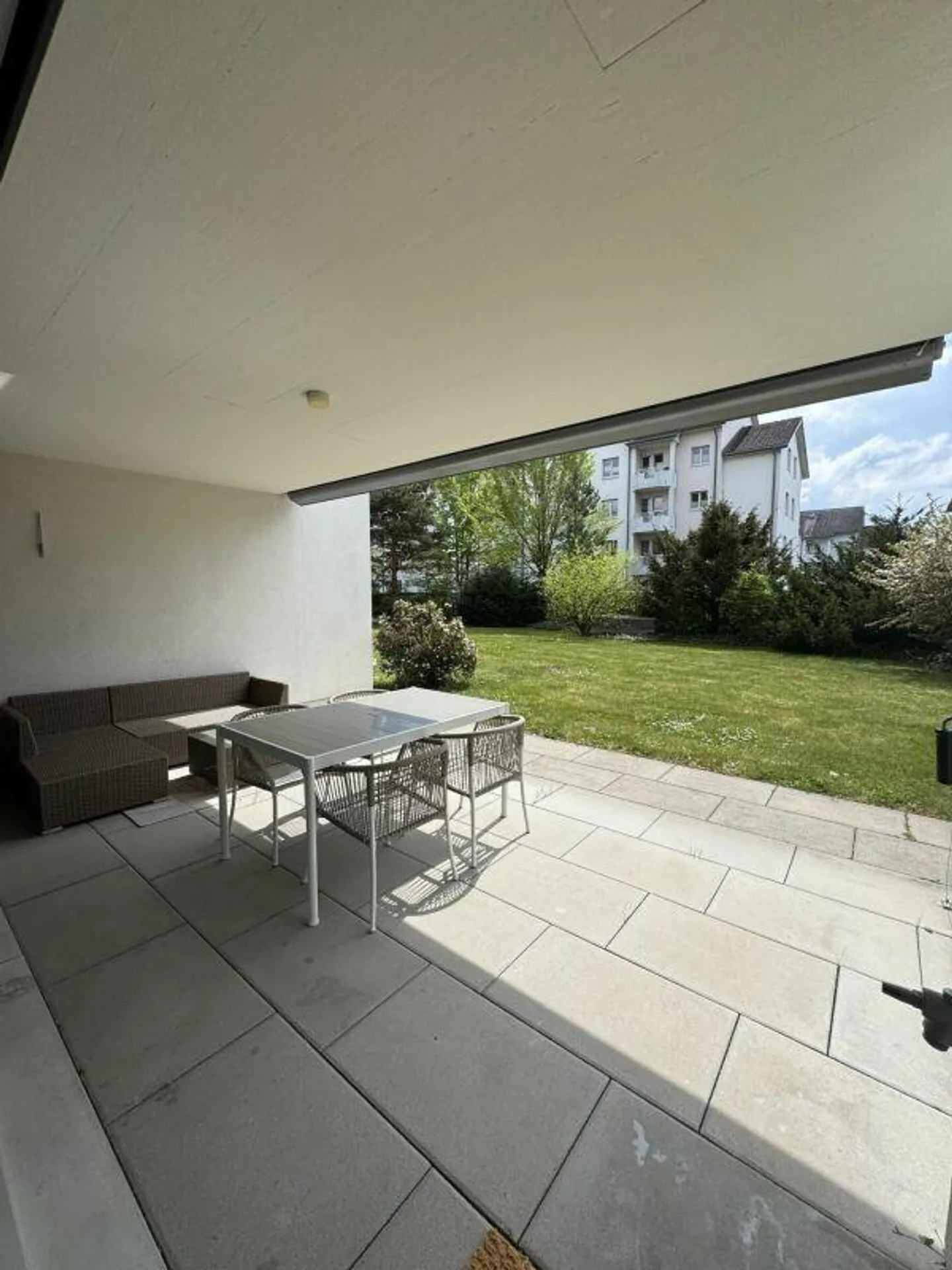 Ampio appartamento giardino di 2 stanze cerca nuovo inquilino - Foto 9 di 10