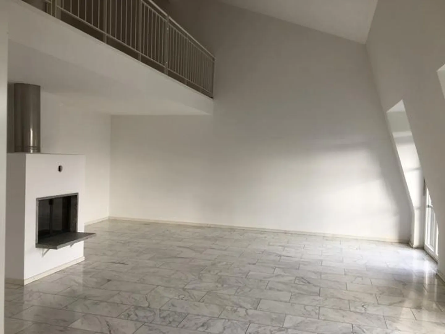8-room apartment - Photo 3 of 13