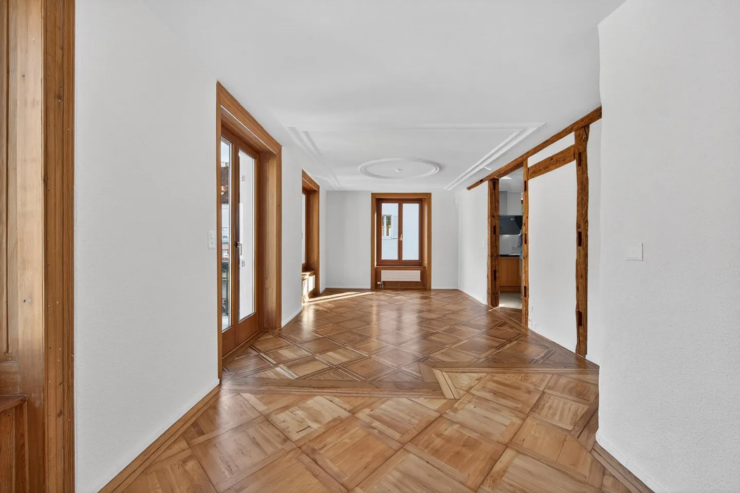 A Jewel in the "Zugerrose" - Apartment with Character - Photo 4 of 11