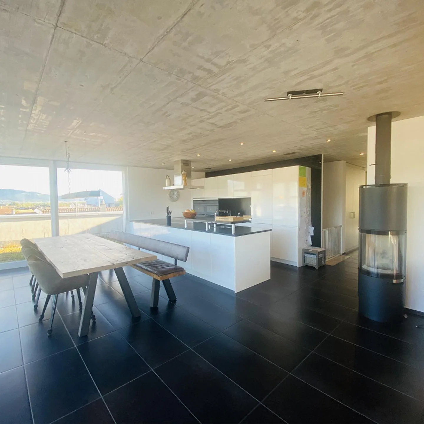 Appartement Attique de 5,5 pièces avec vue (avec jusqu'à 5 places de parking en sous-sol) - Photo 4 sur 30