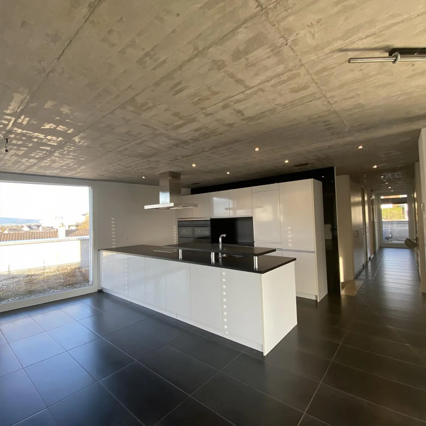 Appartement Attique de 5,5 pièces avec vue (avec jusqu'à 5 places de parking en sous-sol) - Photo 5 sur 30