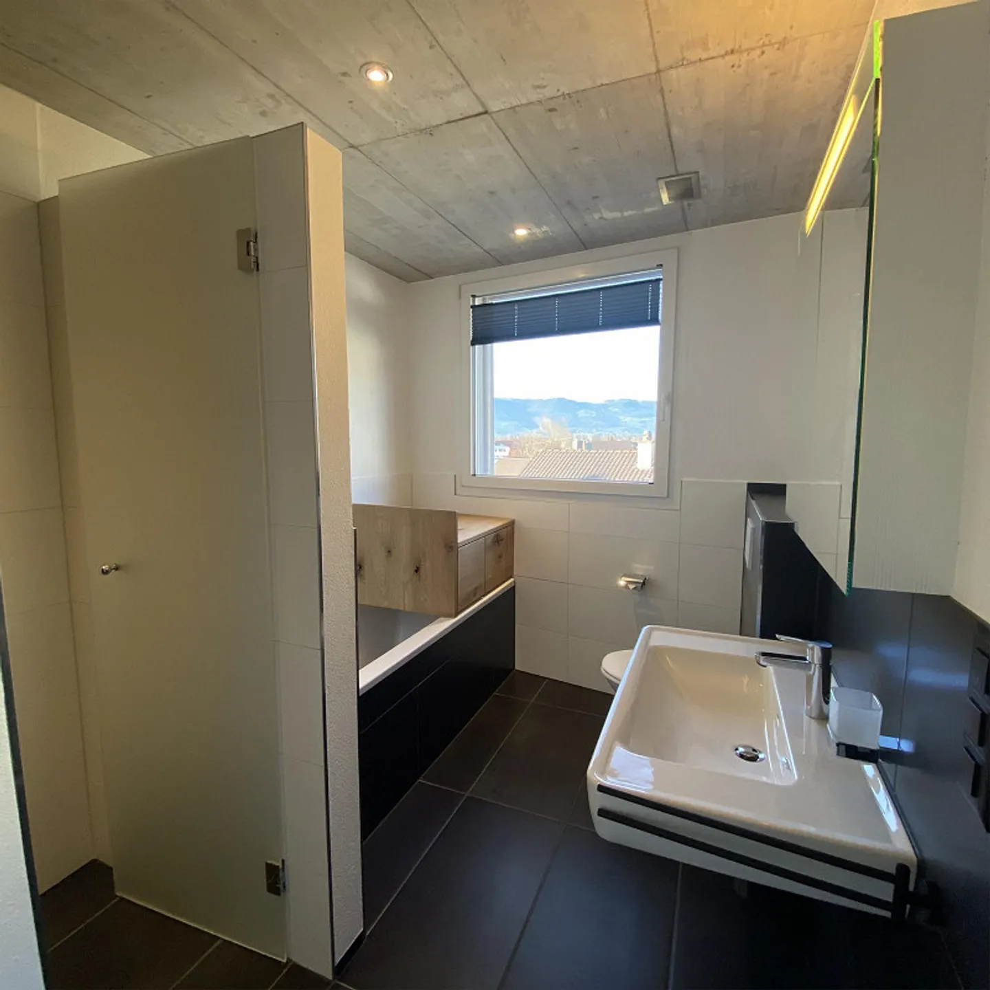 Appartement Attique de 5,5 pièces avec vue (avec jusqu'à 5 places de parking en sous-sol) - Photo 12 sur 30