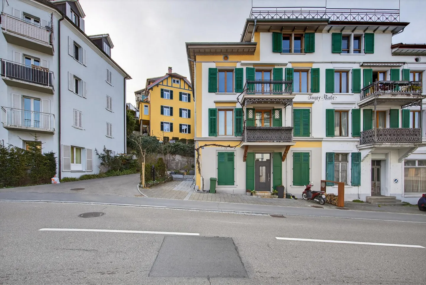 A Jewel in the "Zugerrose" - Apartment with Character - Photo 10 of 11